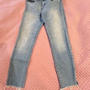 Women  Abercrombie&Fitch skinny blue jeans. Medium Rise.  Size 32/14. Like new.